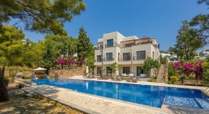 Bodrum Evleri: Ege'nin İncisinde Lüks Yaşamın Anahtarı