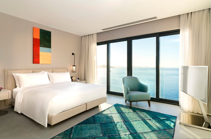 DELUXE SEAVIEW WITH SOFA (57-69 m2)