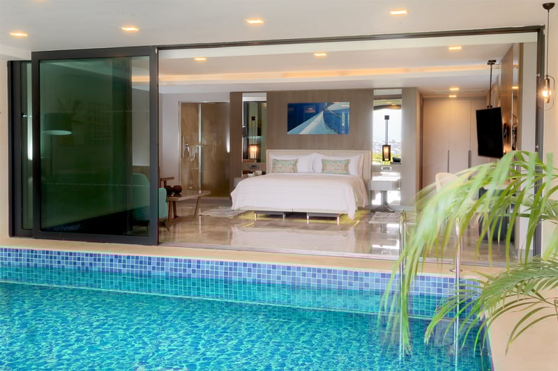 INDOOR GRAND POOL SUIT (130 M2)