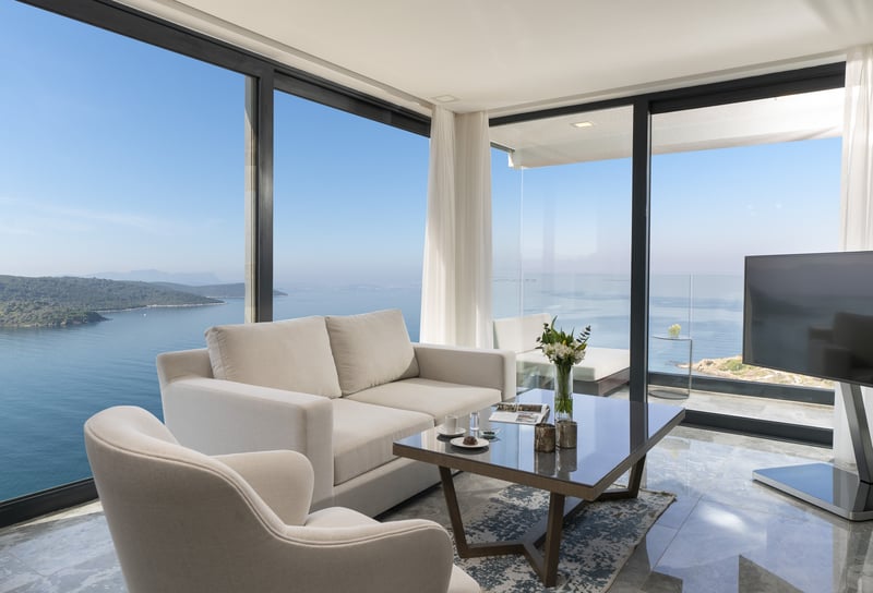 KING SUITE WITH SEA VIEW (70–110 m2)
