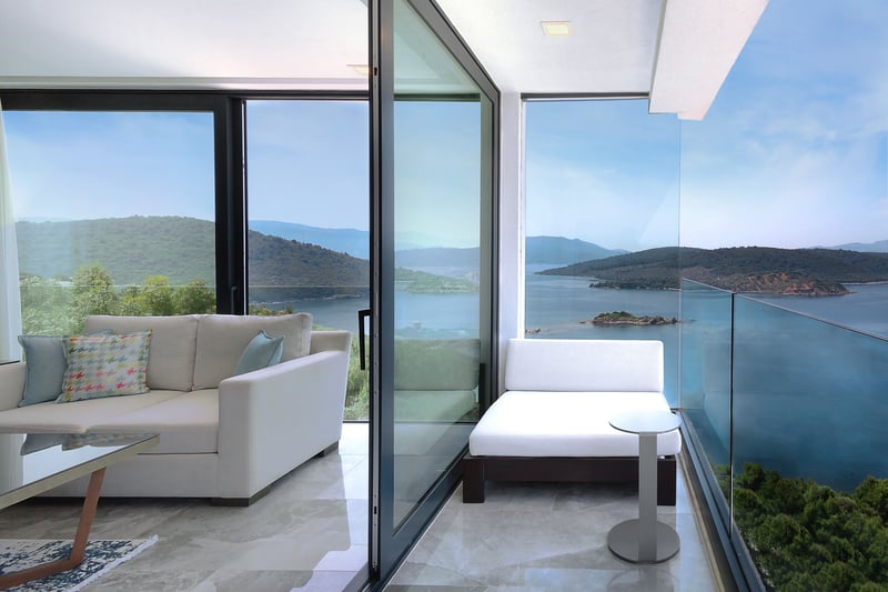 KING SUITE WITH SEA VIEW (70–110 m2)