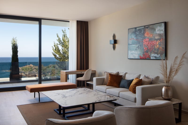 KING SUITE WITH SEA VIEW (70–110 m2)