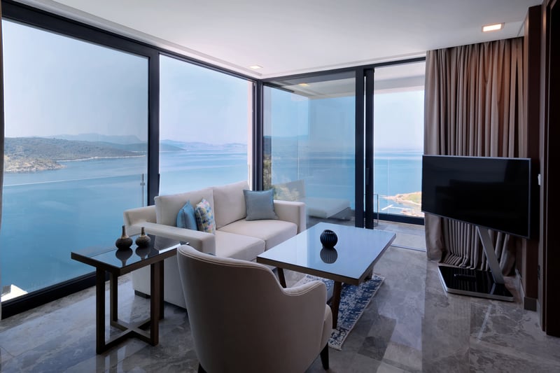KING SUITE WITH SEA VIEW (70–110 m2)