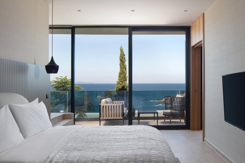 KING SUITE WITH SEA VIEW (70–110 m2)