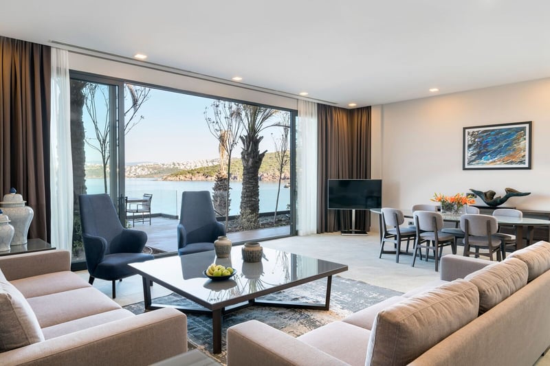 SECLUDED BAY PRESIDENTIAL VILLA ( 4 BEDROOM)