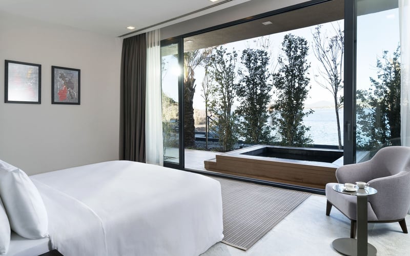 SECLUDED BAY PRESIDENTIAL VILLA ( 4 BEDROOM)