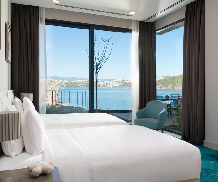 SECLUDED BAY PRESIDENTIAL VILLA ( 4 BEDROOM)